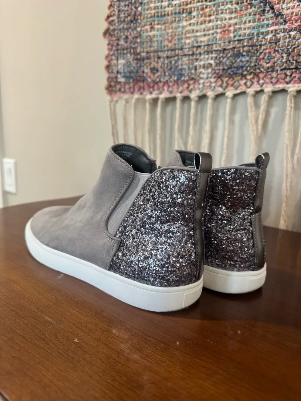 SO stylish gray